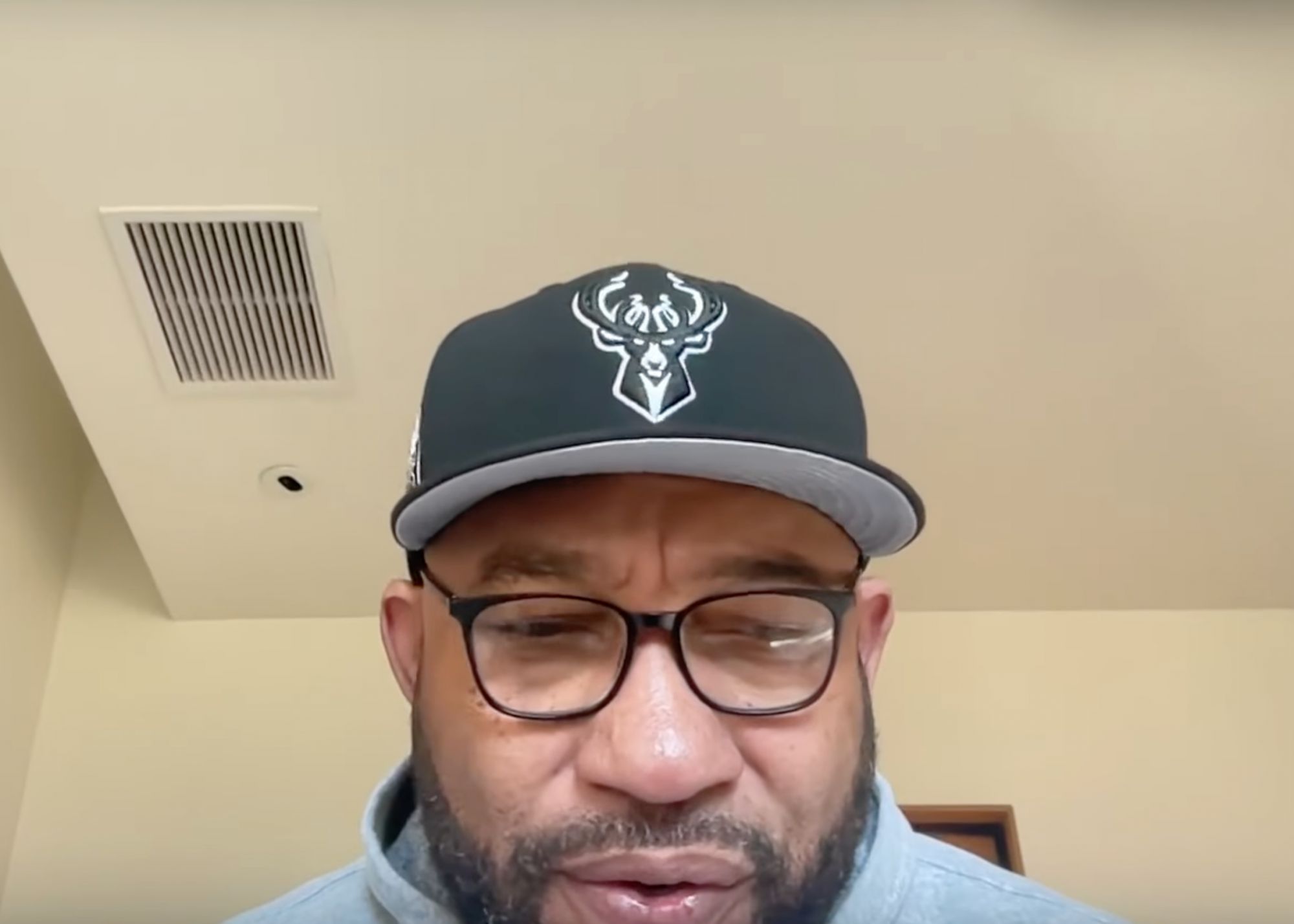 哈姆：我当年执教湖人时，阵容不平衡&球星之间也有各种问题