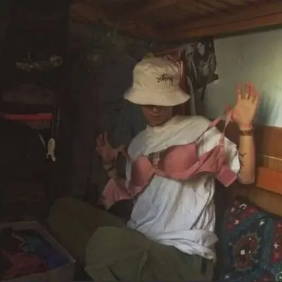 6686体育平台铁牌作者Judy