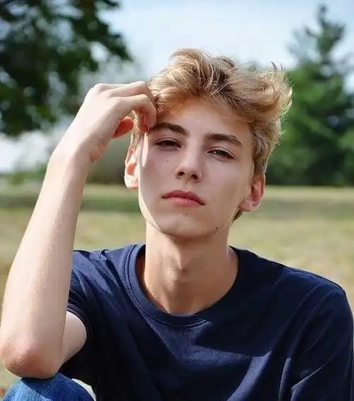 6686体育平台中级作者Scarlett