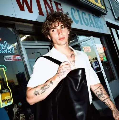 6686体育平台钻石作者Gale