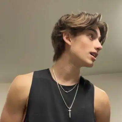 6686体育平台合作伙伴Riley