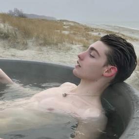 6686体育平台金牌作者Quinn