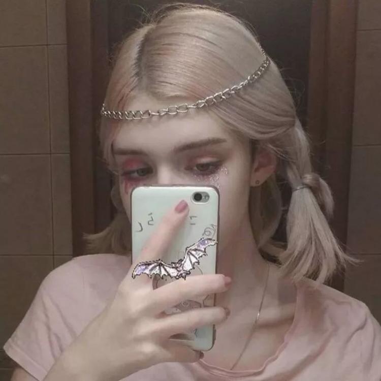 6686体育平台合作伙伴戏精少女