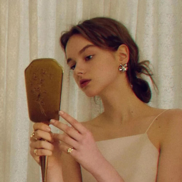 6686体育平台金牌作者刺眼的白