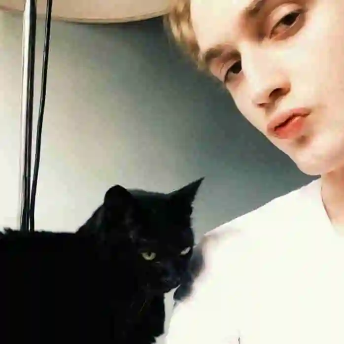 6686体育平台铁牌作者Nora