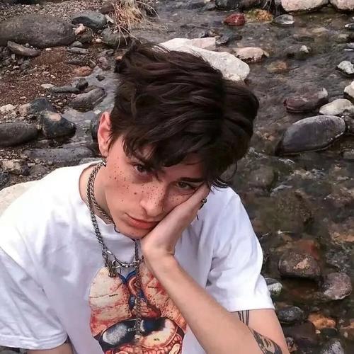 6686体育平台铁牌作者William