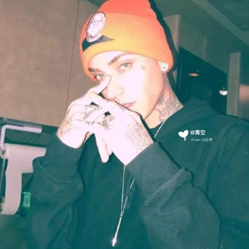 6686体育平台铁牌作者Megan