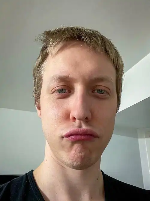 6686体育平台初级作者Quinn