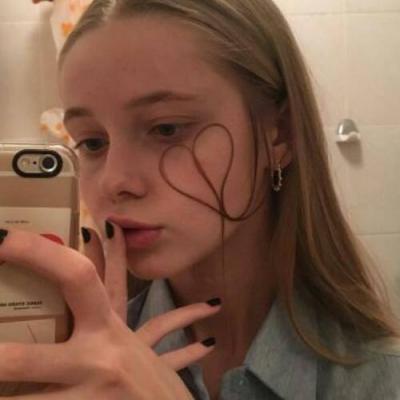 6686体育平台铁牌作者Sadie