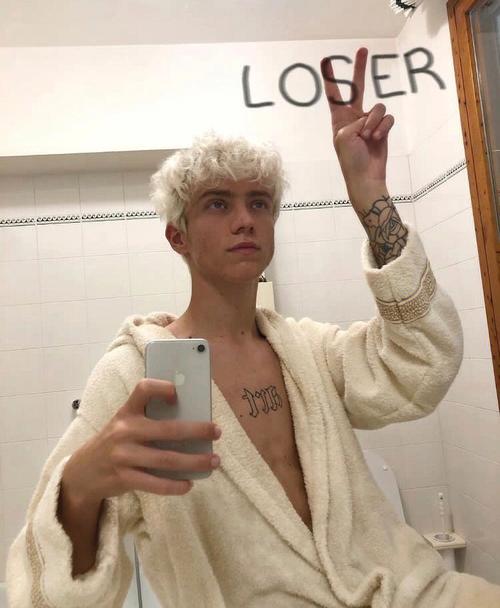 6686体育平台铁牌作者只为你心动