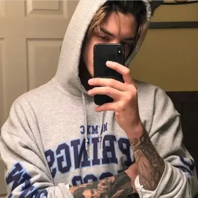 6686体育平台铁牌作者Finley