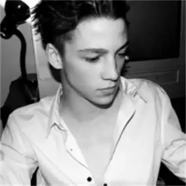 6686体育平台铁牌作者Una